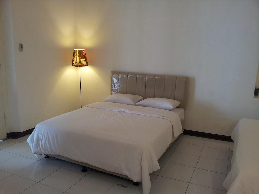 Loxy Inn Surabaya Room photo